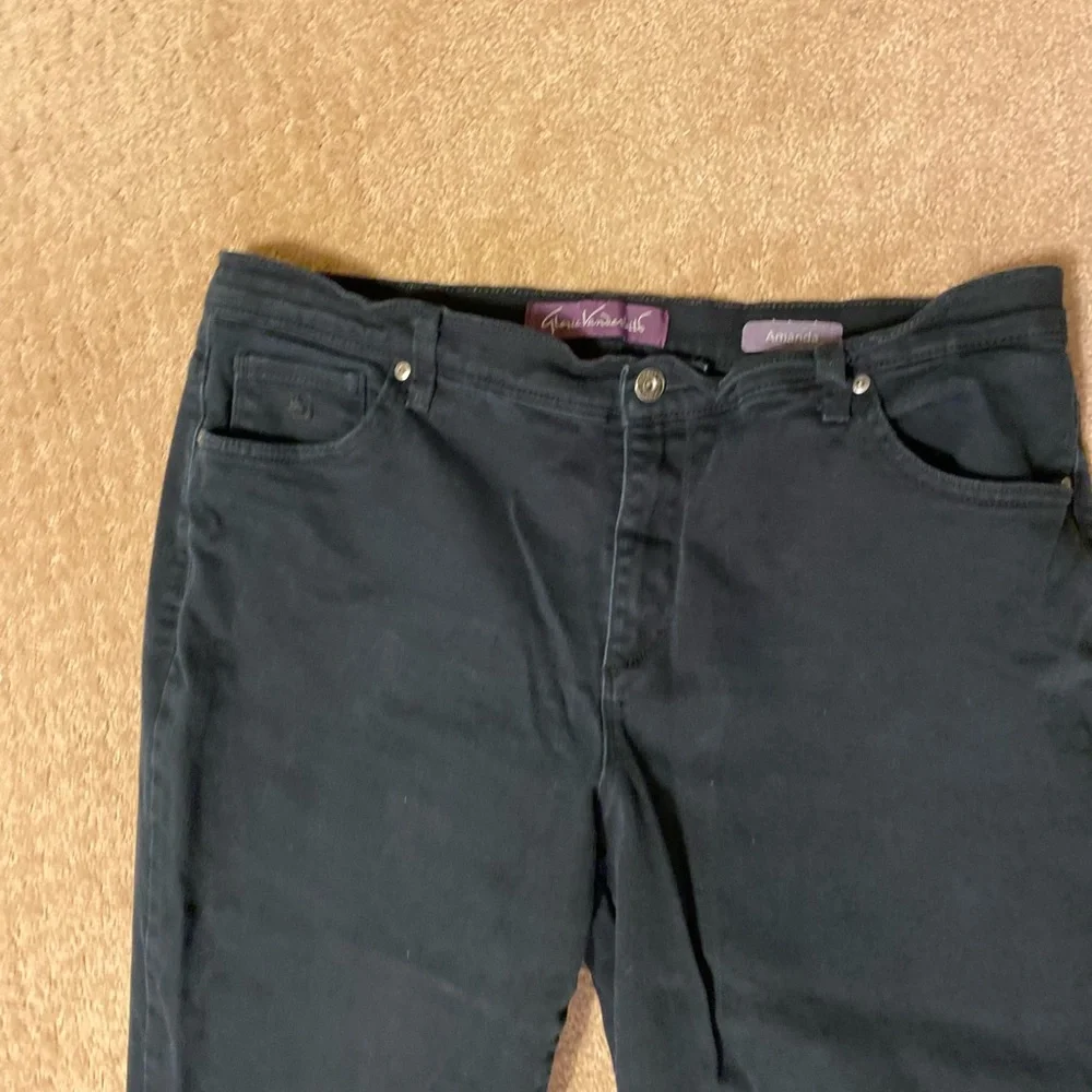 Gloria Vanderbilt - Woman’s (Amanda) black high rise crop jeans, Size: 16W